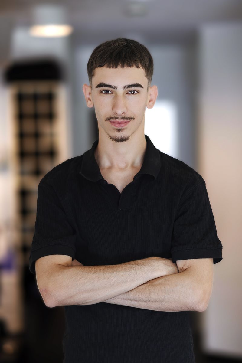 Jano – Auszubildender, Salon Ayhan Haare & Gesicht Blieskastel